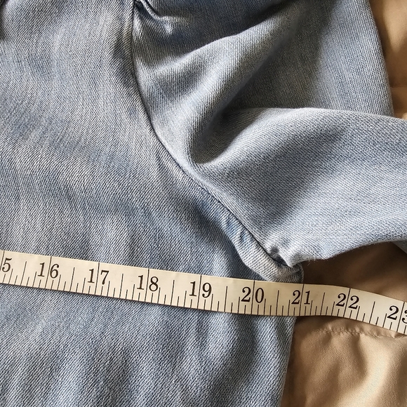 Frame Denim - Puff sleeve denim Voluminous top Size Medium. Excellent condition - Picture 5 of 10